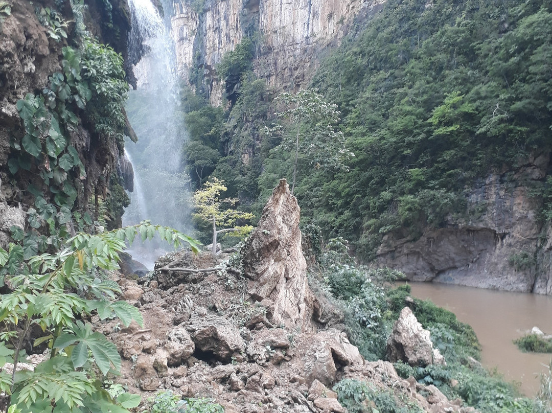 Cascada el Aguacero景点图片