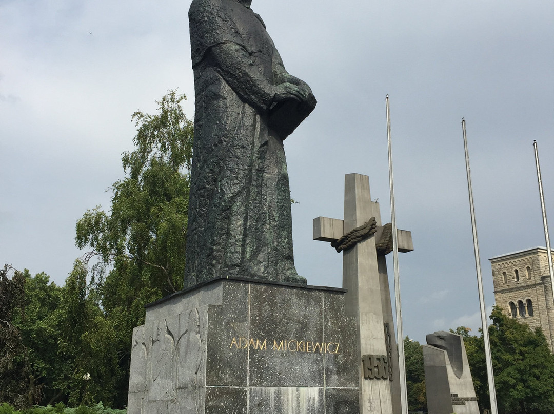 Monument of Adam Mickiewicz景点图片