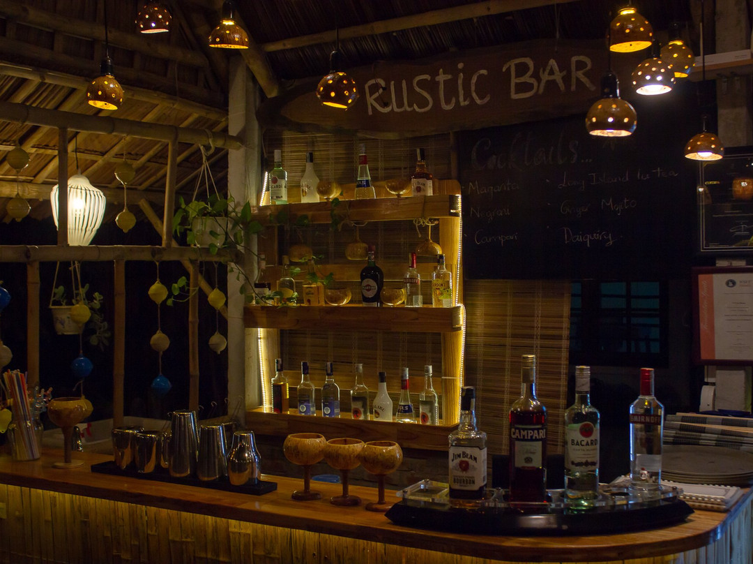 Rustic House Restaurant & Bar