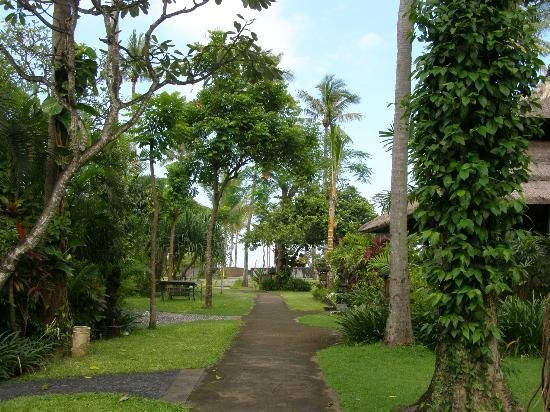 桑提卡海滩酒店主图