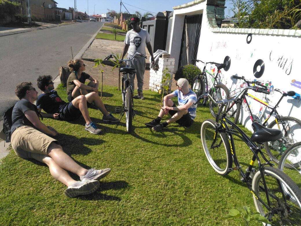 Authentic African Tours and Back Packers主图