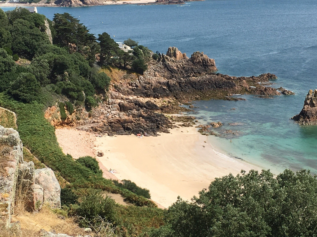 Beauport Beach-St. Aubin必去景点