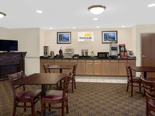 Days Inn by Wyndham Greensboro NC主图