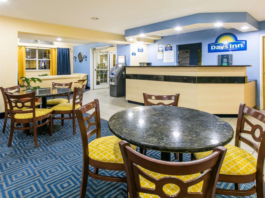 Days Inn & Suites by Wyndham Pryor主图