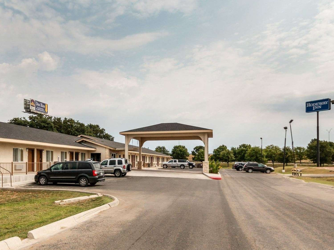 Motel 6 Junction, TX Llano River主图