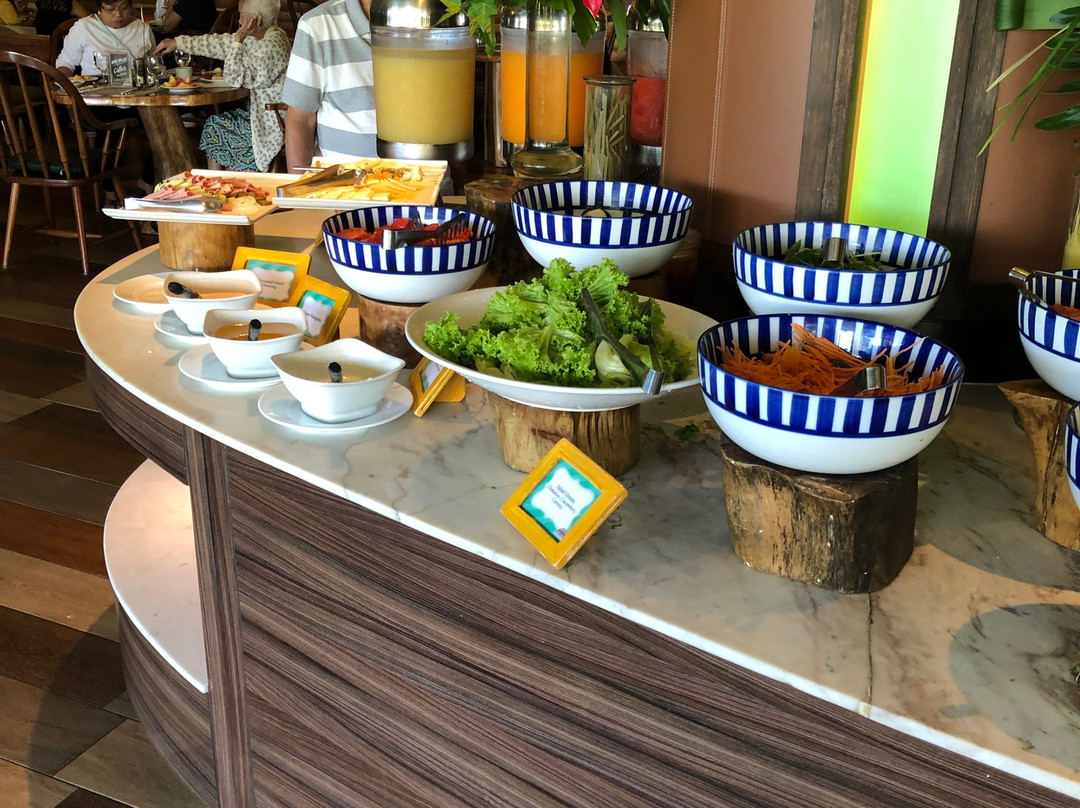 巴基奥乡下俱乐部主图