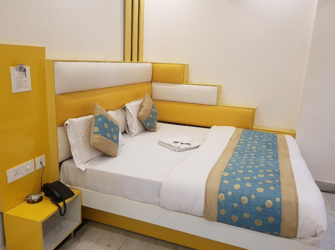 OYO 9821 Leo Click International主图