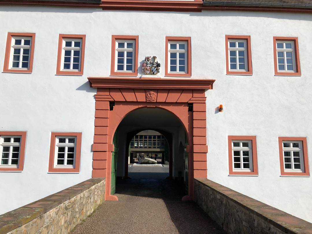 Schloss Heusenstamm景点图片