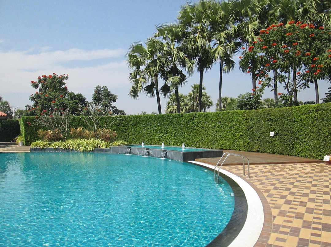 The Regency Hotel主图