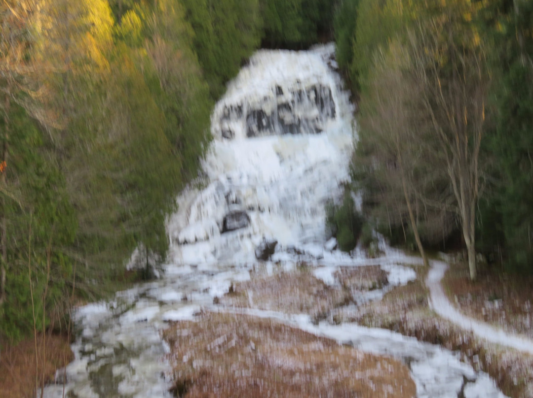 Beaver Brook Falls Natural Area景点图片