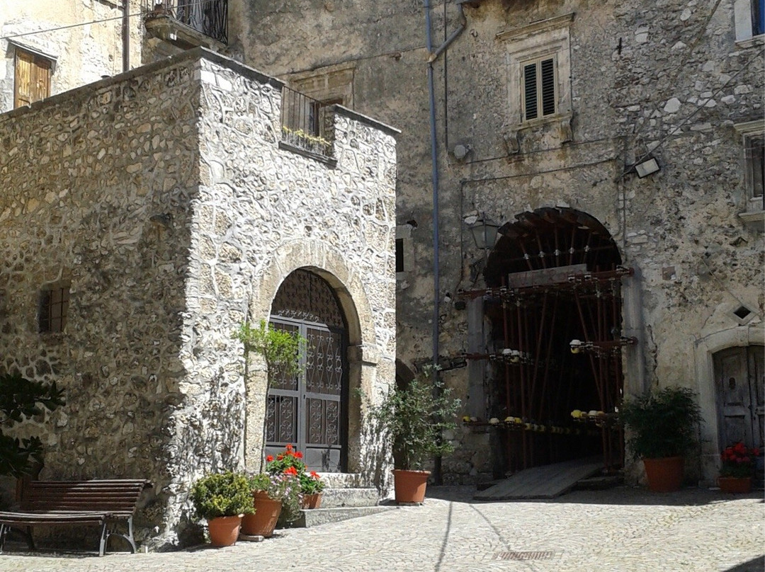 Castelvecchio Calvisio-Calascio必去景点