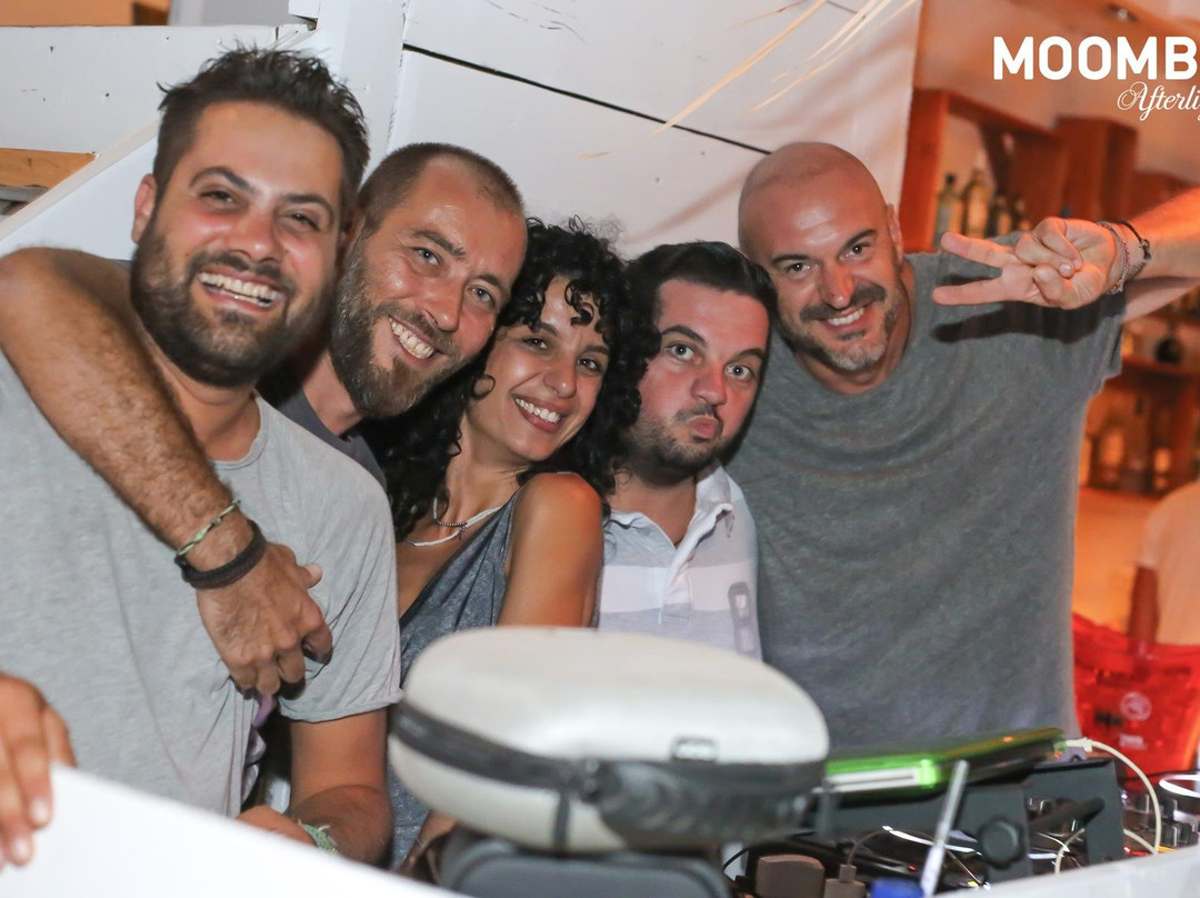 Moomba Afterlight-Andros Town必去景点