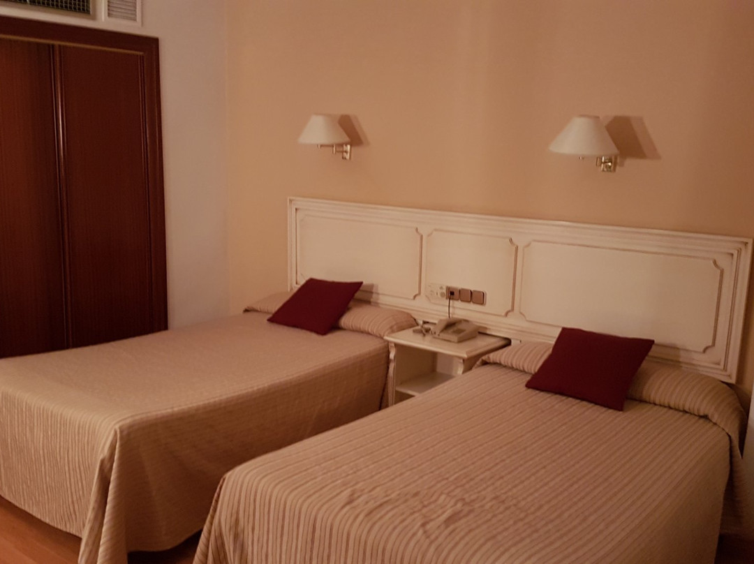 维多利亚酒店主图