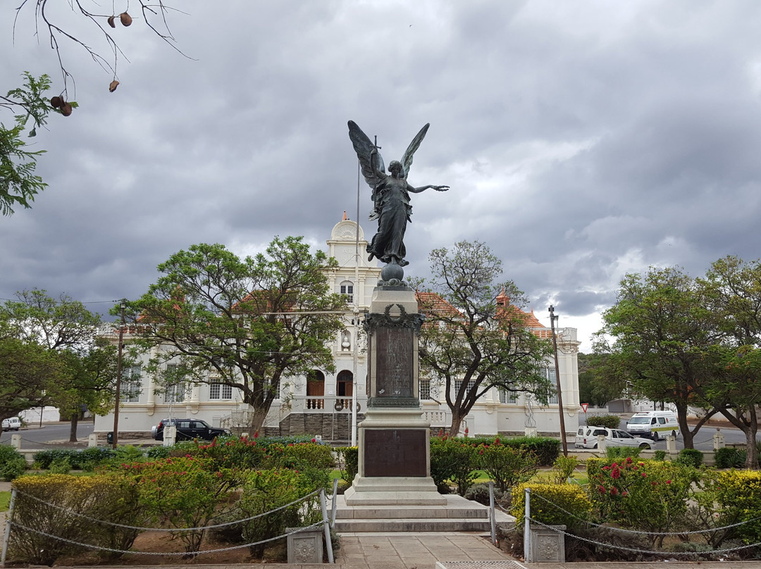 格拉夫-里内特旅游景点-The War Memorial