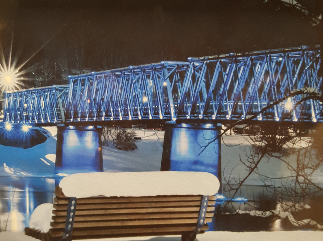 Quesnel's Historic Fraser River Foot Bridge景点图片