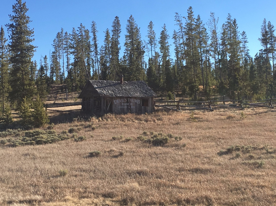 Cabin Creek Stables景点图片