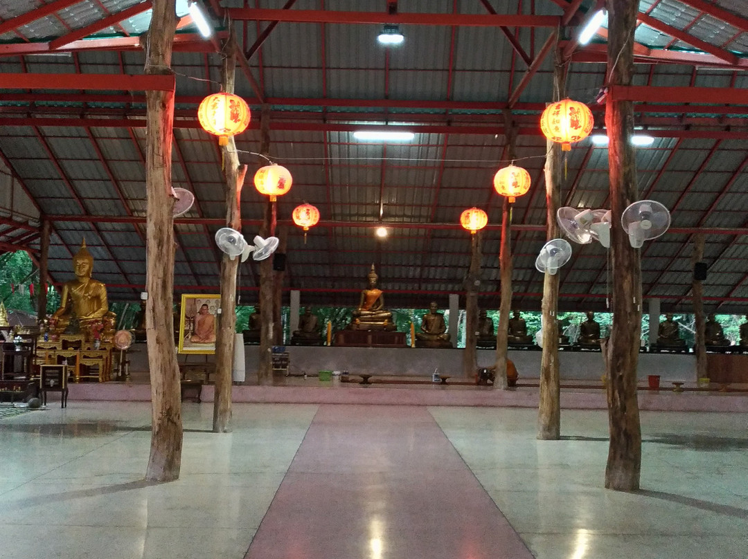 Wat Phu Khao Kaew景点图片