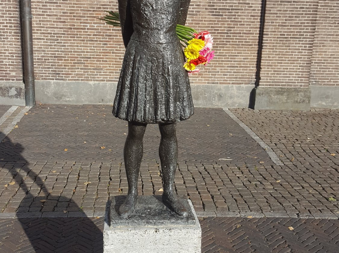 Statue Of Anne Frank-乌特勒支必去景点