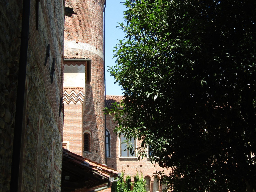 Castello di Malgra'-Rivarolo Canavese必去景点