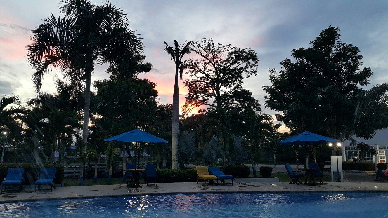 Punta del Sol Hotel-泳池