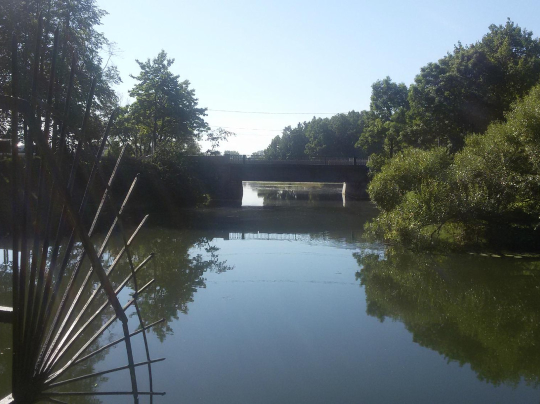 The Bridge With Dam Outlet On River Strelka景点图片