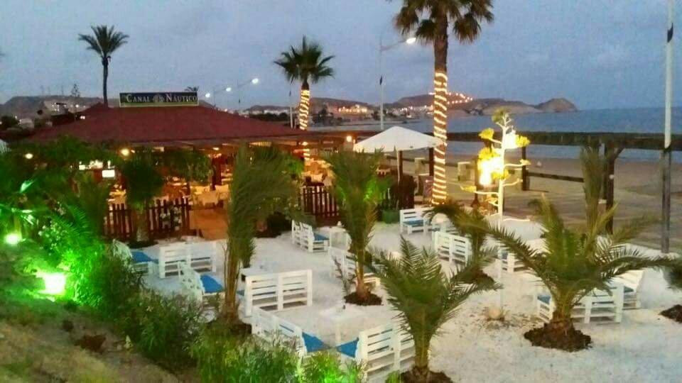 San Juan de los Terreros餐馆和美食-Chiringuito Canal Náutico