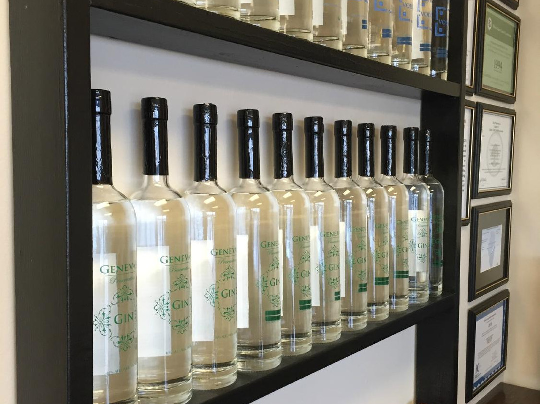 Fox River Distilling Company-Geneva必去景点