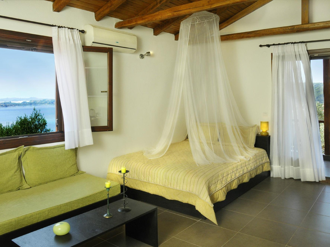 Heos Studios & Apartments主图