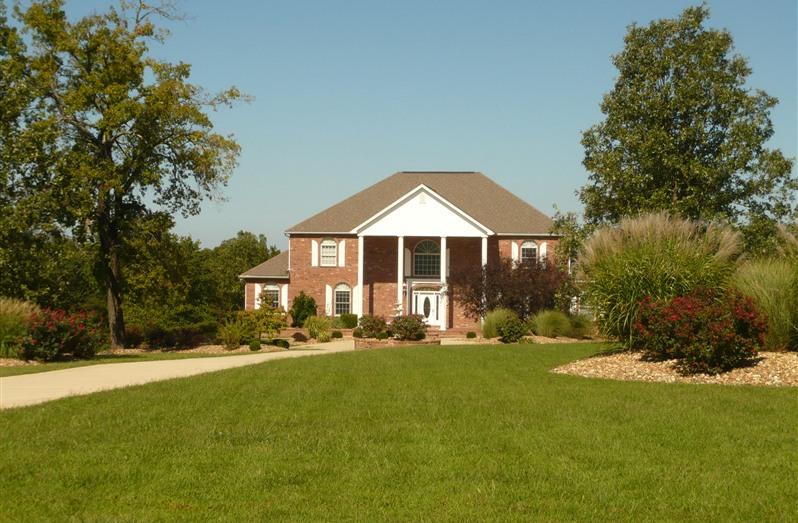 Lafayette Manor & Winery B&B-官方