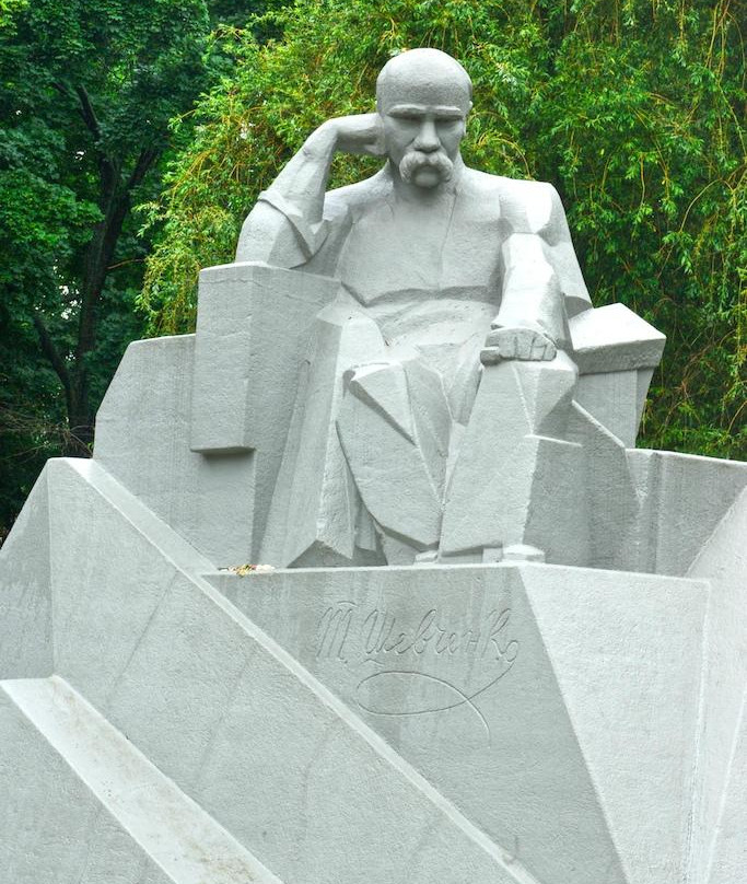 Shevchenko Monument by Kavaleridze-Poltava必去景点
