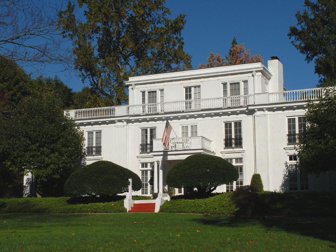 Soundview Manor