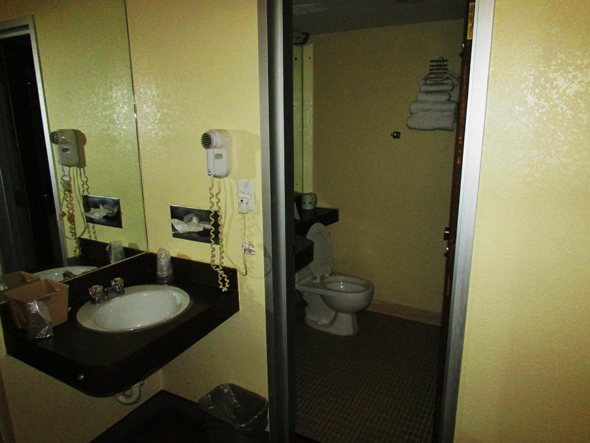 Motel 6 Corbin, KY-浴室
