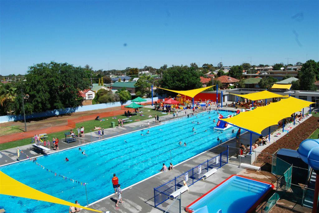 Holland Park Swim Centre-West Wyalong必去景点