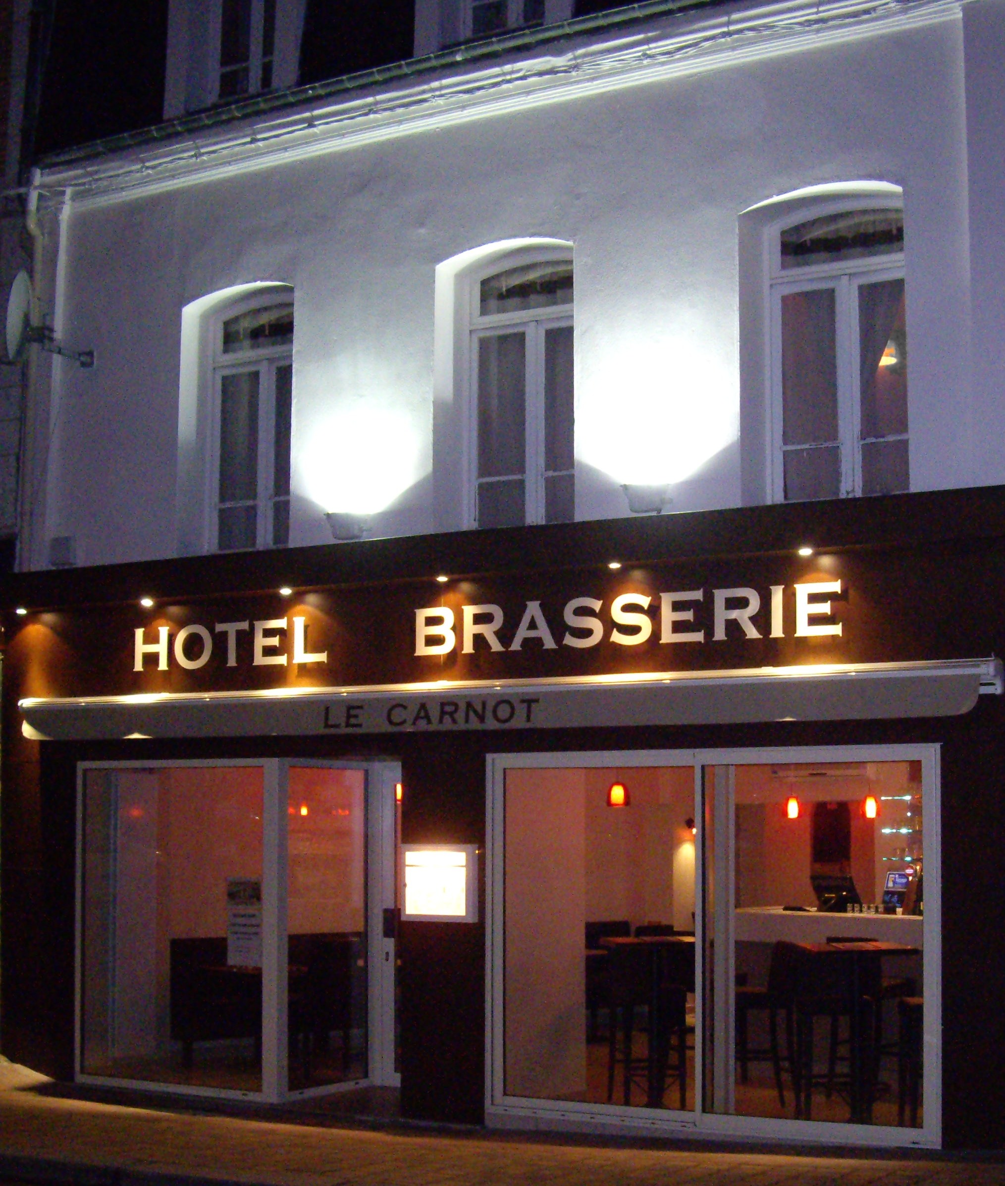 Logis Hôtel le Carnot-官方