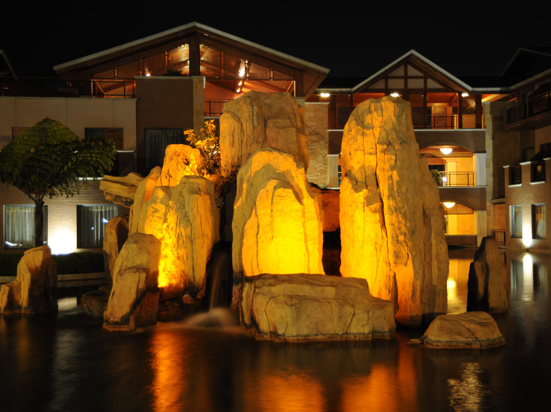 弥勒湖泉温泉酒店主图