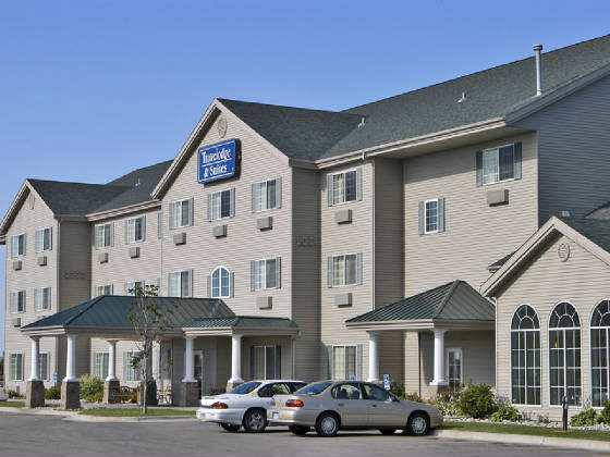 Travelodge & Suites by Wyndham Fargo/Moorhead