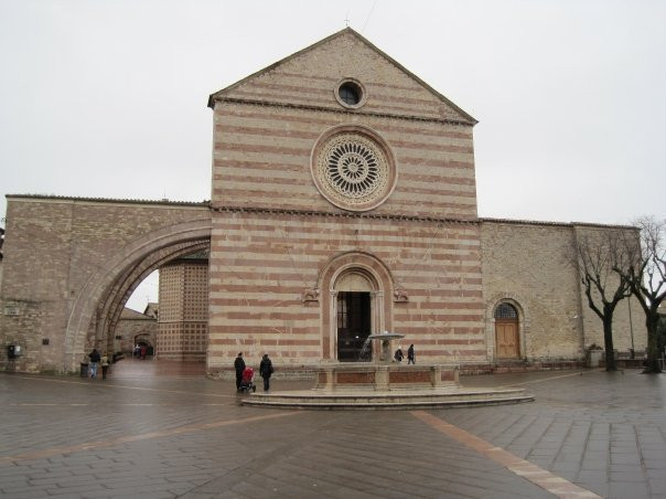 Basilica di Santa Chiara-阿西西必去景点