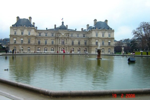 卢森堡宫景点图片