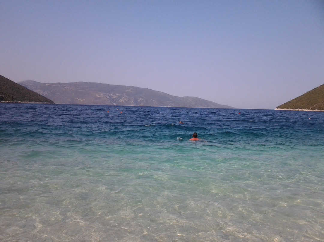 Antisamos Beach-萨米必去景点