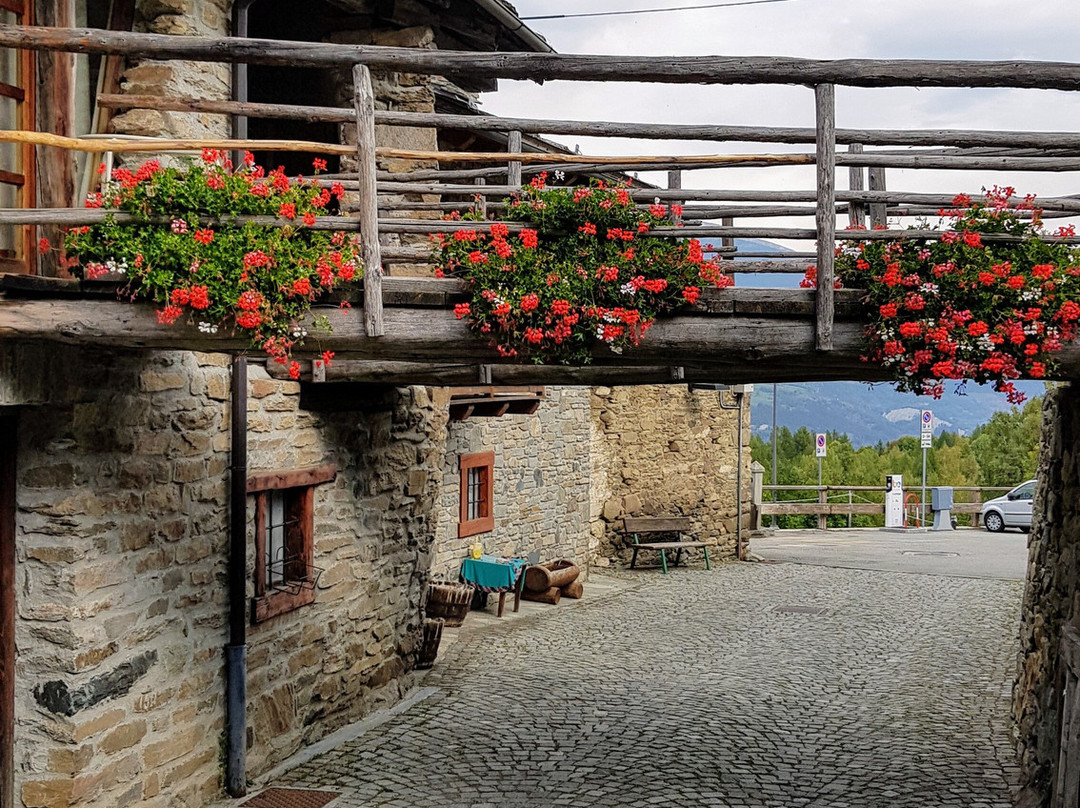 Santuario Giovanni Paolo II Les Combes景点图片