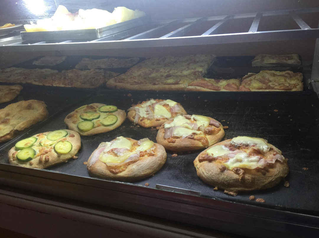 Los Melones餐馆和美食-Tavola Calao Pizzeria-Rostilleria