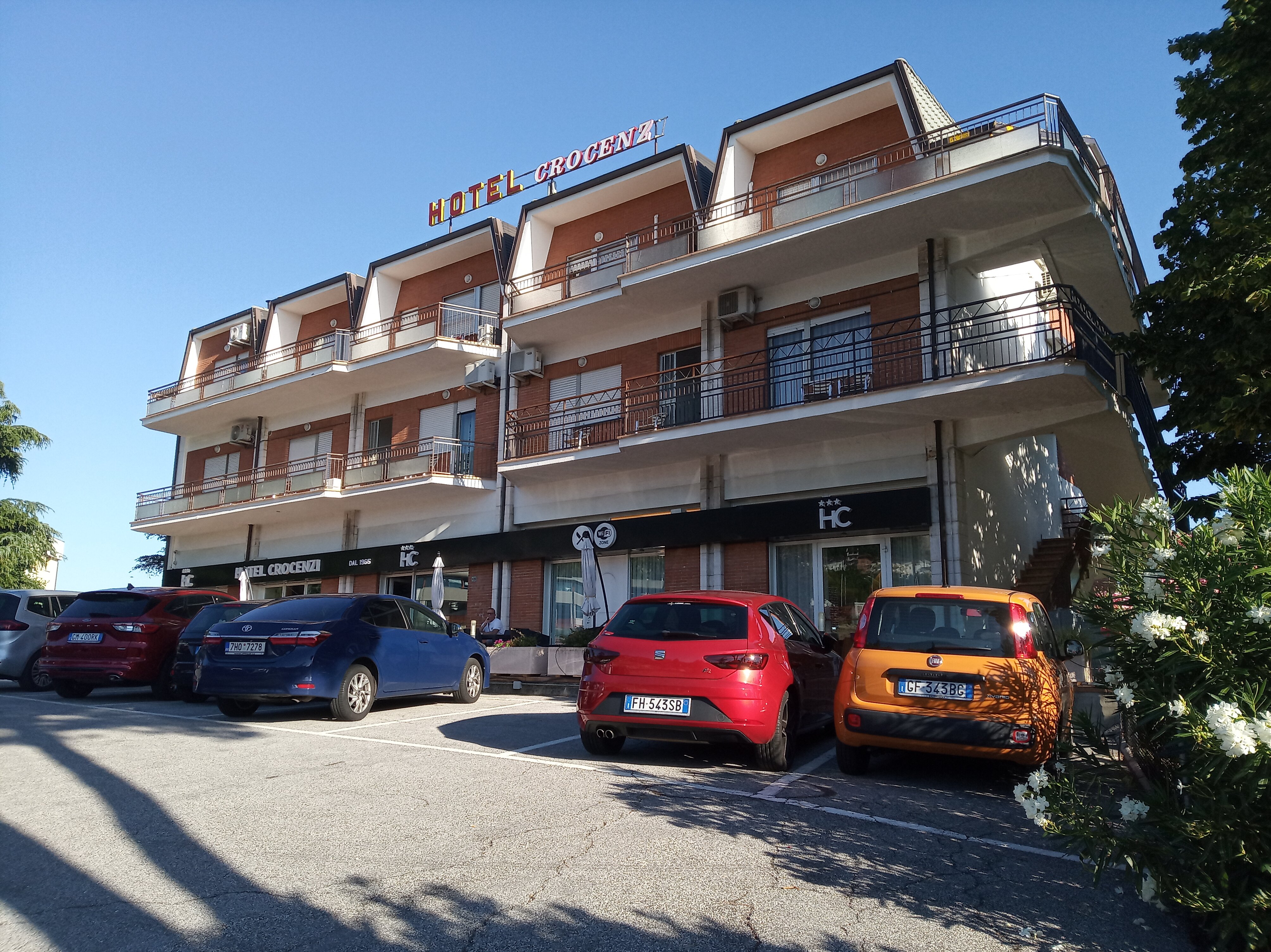 Hotel Crocenzi-官方
