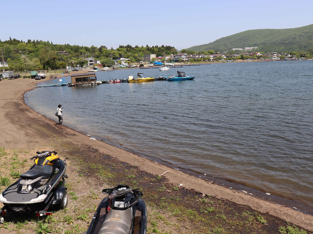 Hirano Lake Shore景点图片