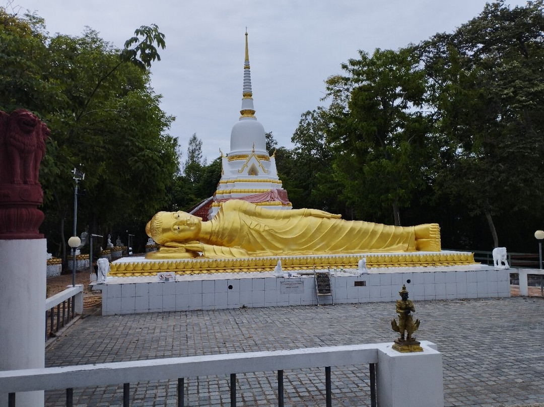 Wat Khao Chedi-塔林必去景点