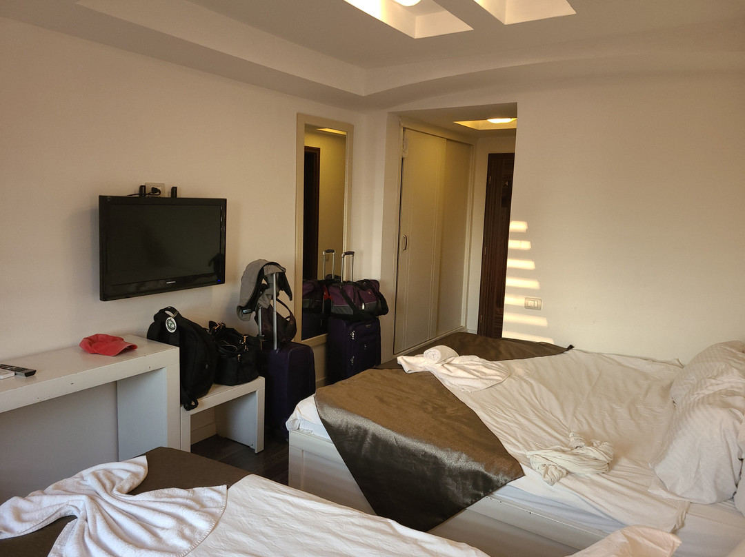 Theranda Hotel主图