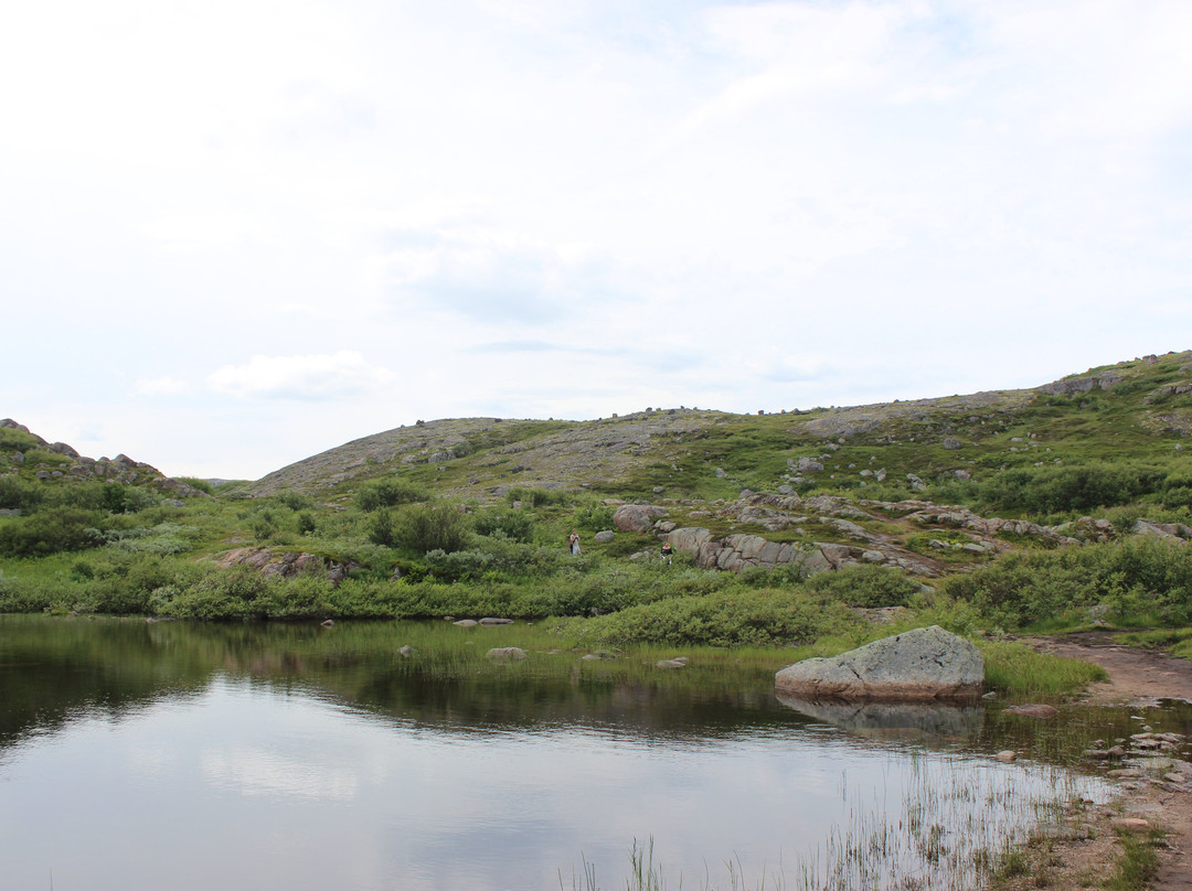 Maloye Batareyskoye Lake景点图片