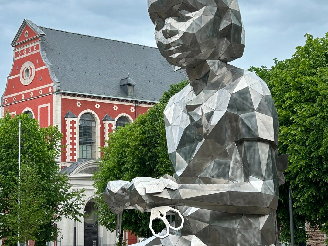 Collégiale Sainte-Waudru景点图片