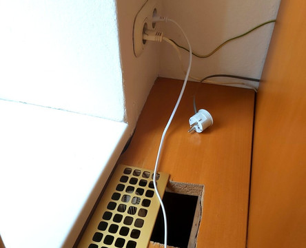 哈里甘酒店主图