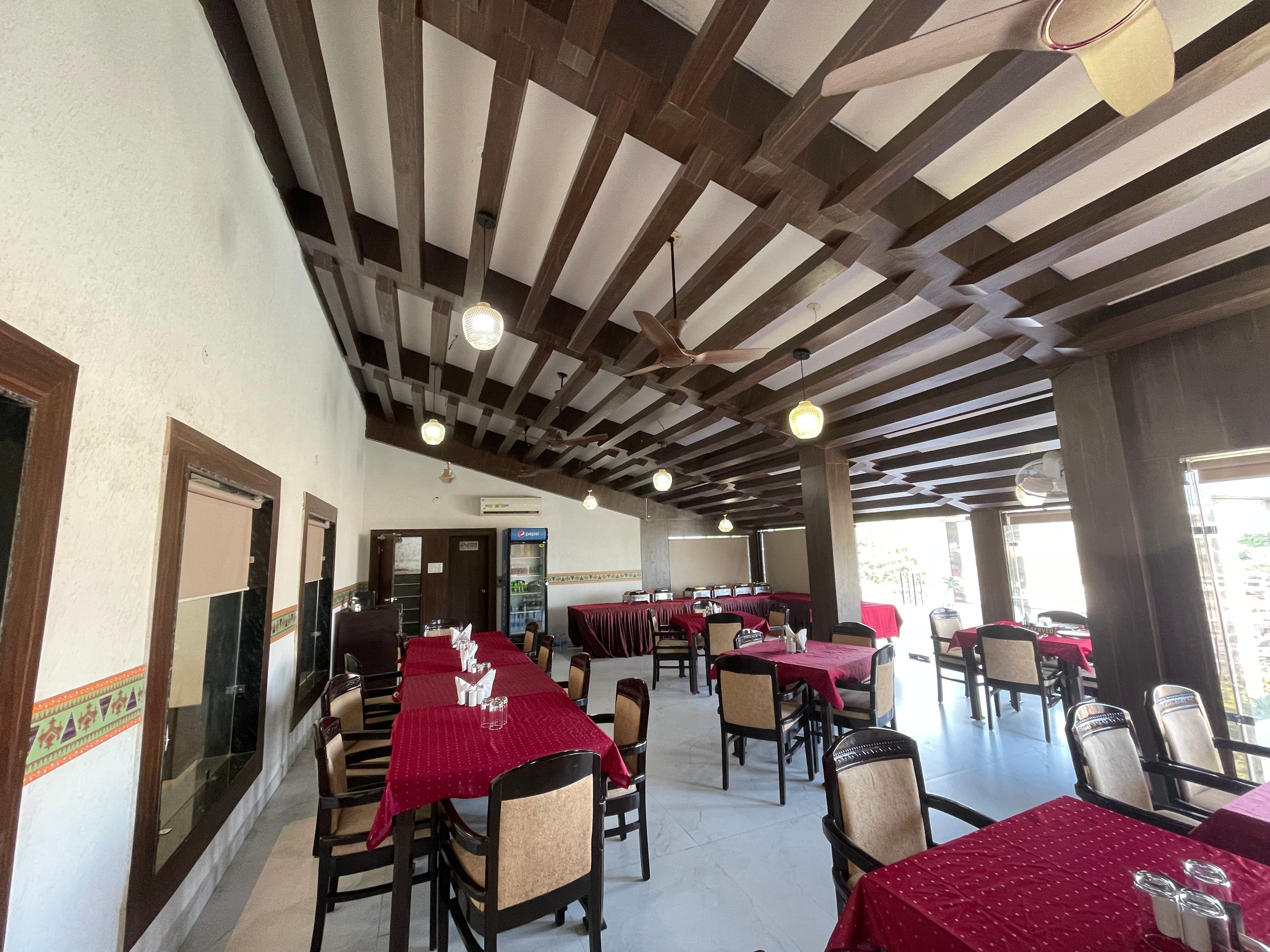 MPT Temple View, Omkareshwar-餐饮