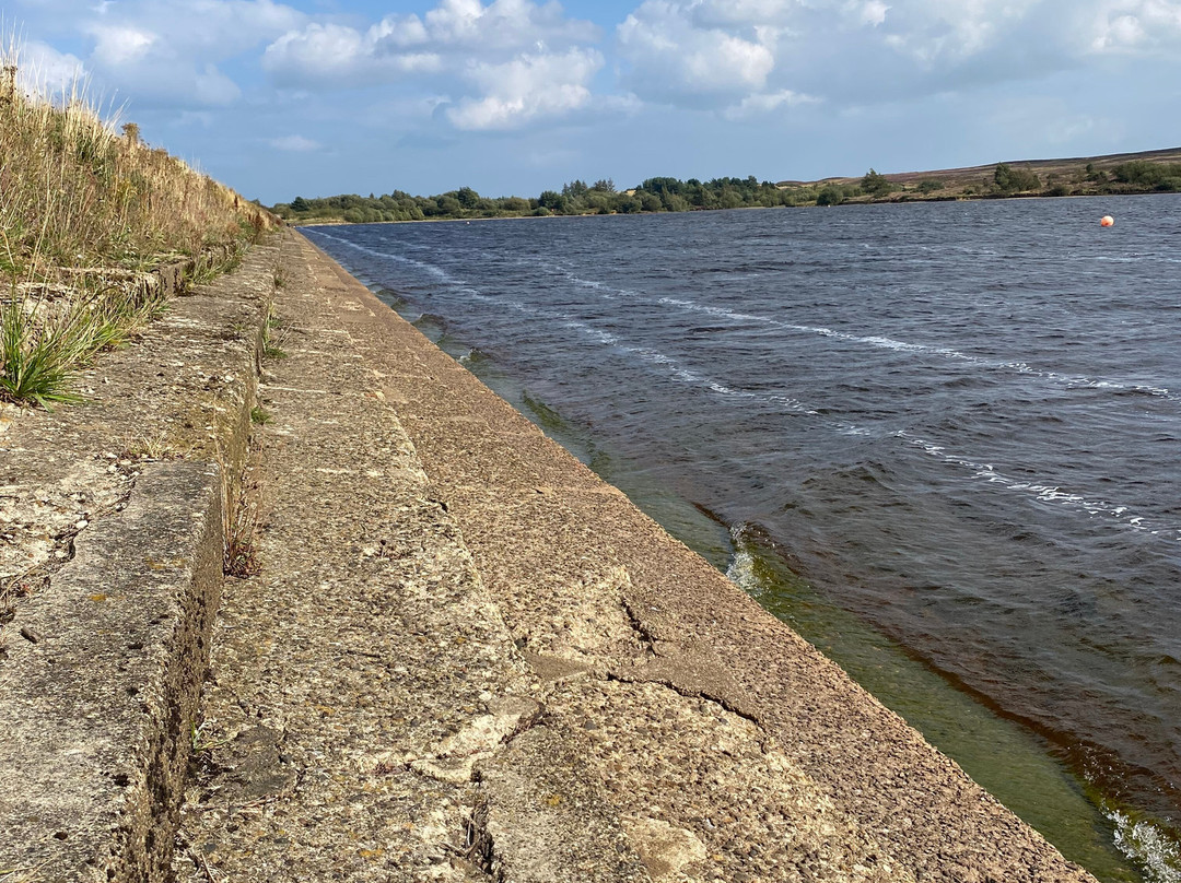 Scaling Dam Reservoir景点图片